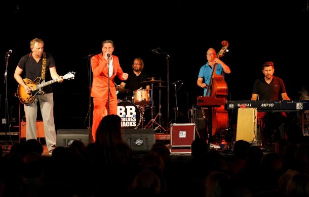 B_B__and_the_blues_shacks1.jpg