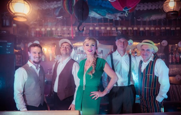 Katie & The Swing Aces